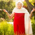 Sosok Nenek Usia 102 Tahun yang Masih Kerja di Fitness & Spa