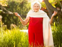 Sosok Nenek Usia 102 Tahun yang Masih Kerja di Fitness & Spa