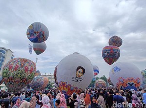 Cantik! Langit Purwokerto Dihiasi Puluhan Balon Udara Raksasa