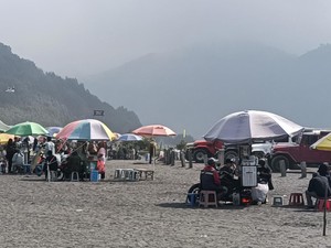 Gunung Bromo Diserbu Wisatawan di Momen Long Weekend Waisak