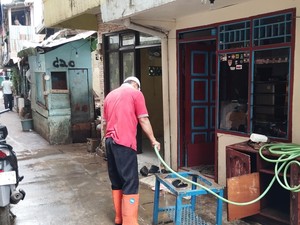 Jurus Warga Kampung Melayu Jadikan WA dan JAKI Sumber Info Antisipasi Banjir