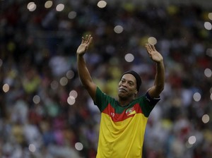 Ronaldinho Resmi Perkuat Tim Italia
