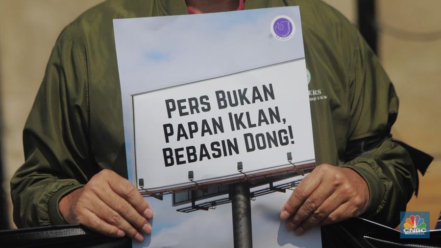 Demo Tolak Revisi UU Penyiaran. (CNBC Indonesia/Muhamad Sabki)