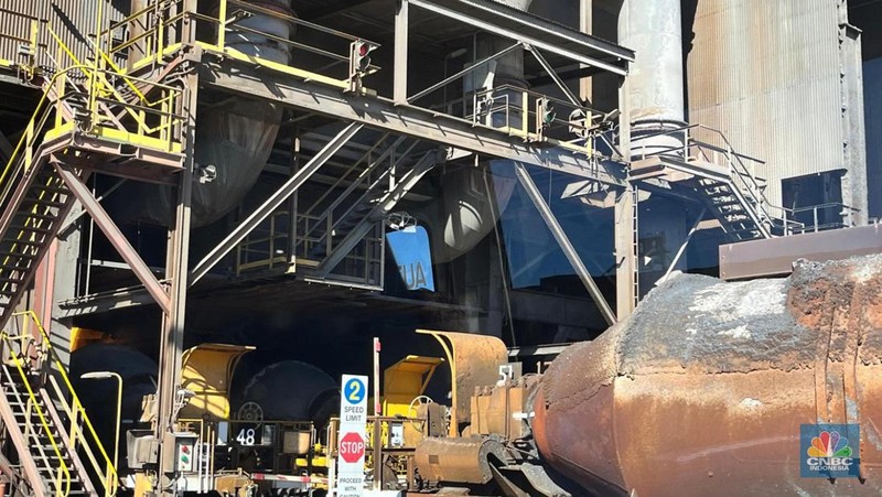 Australia memiliki ambisi besar dalam mencapai target netral karbon (net zero emission/NZE) pada 2050. Salah satu proyek raksasa untuk mendukung hal tersebut adalah Port Kembla Hydrogen Hub di Wollongong, New South Wales, yang akan mengintegrasikan sejumlah proyek dalam satu area pelabuhan, termasuk pusat hidrogen dan pembangkit listrik tenaga angin lepas pantai. (CNBC Indonesia/Lucky Leonard)