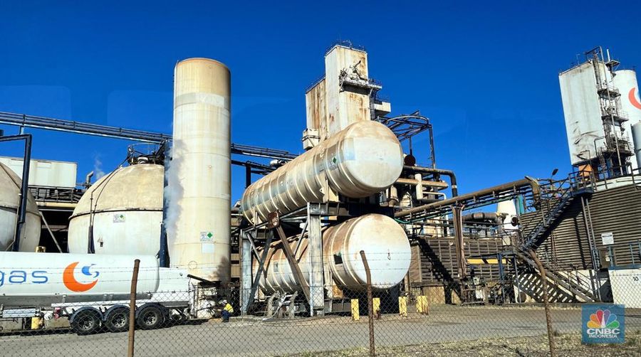 Australia memiliki ambisi besar dalam mencapai target netral karbon (net zero emission/NZE) pada 2050. Salah satu proyek raksasa untuk mendukung hal tersebut adalah Port Kembla Hydrogen Hub di Wollongong, New South Wales, yang akan mengintegrasikan sejumlah proyek dalam satu area pelabuhan, termasuk pusat hidrogen dan pembangkit listrik tenaga angin lepas pantai. (CNBC Indonesia/Lucky Leonard)