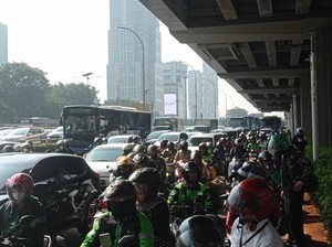 Usai Long Weekend, Lalin di Pancoran Arah Mampang Macet Pagi Ini