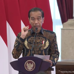 Blusukan ke Sumatera Selatan, Jokowi Tiba-Tiba Telepon Bos PLN