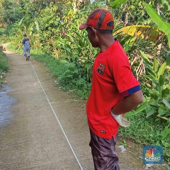 Kawal Uang Negara, Warga Padasuka Cianjur Cek Proyek Dana Desa