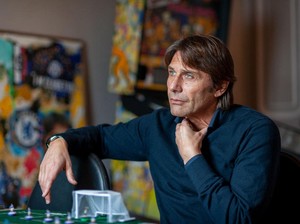 Antonio Conte Bahagia Bersama Napoli, Tapi Terbuka untuk Pergi