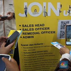 Penampakan Ratusan Pencari Kerja Mengular - Padati Job Fair di Jakarta