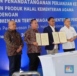 Mendag Zulhas Bagi-bagi Sertifikat Halal Gratis ke 223 UMKM
