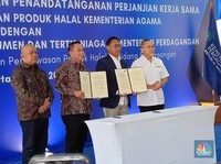 Mendag Zulhas Bagi-bagi Sertifikat Halal Gratis ke 223 UMKM