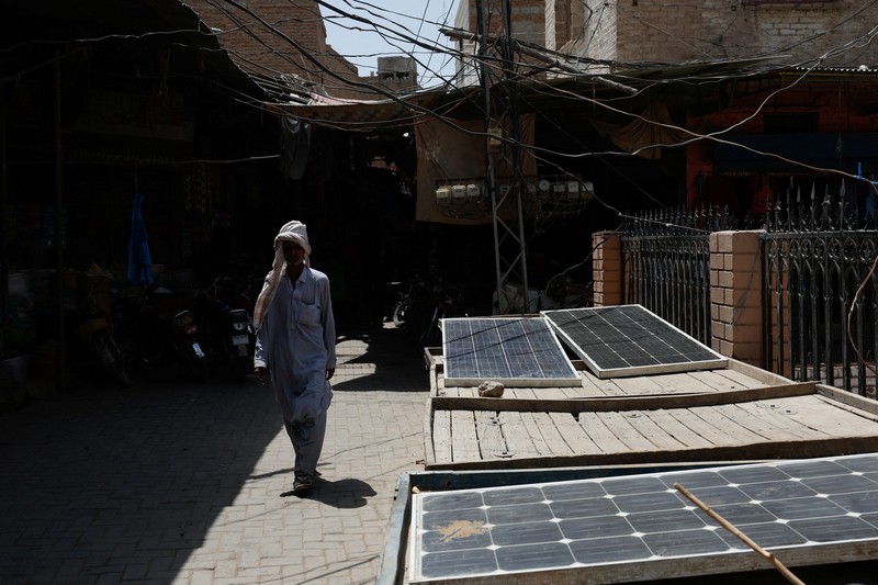 Suhu di Pakistan tembus 52 derajat celcius akibat gelombang panas. (REUTERS/Akhtar Soomro) Suhu di Pakistan tembus 52 derajat celcius akibat gelombang panas. (REUTERS/Akhtar Soomro)