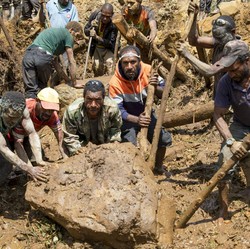 Miris! Potret Warga Cari Ribuan Korban Longsor di Papua Nugini