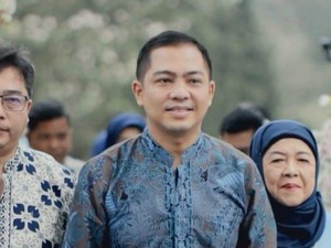 Selamat! Ade Govinda Raih Piala AIM 2025 Bareng Ernie Zakri