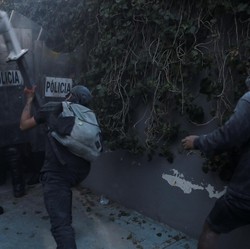 Huru-hara di Amerika, Kartel Senjata Bakar Kota-4 Ribu Orang Ngungsi