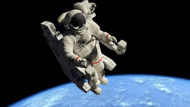 NASA astronaut stuck in space, can’t come home until 2025