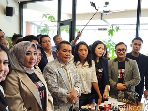 Hotman Paris Sebut 5 dari 6 Terpidana Kasus Vina Ngaku Pegi Tak Terlibat