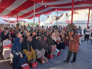 Risma Minta Lansia Tak Takut Operasi Katarak: Kalau Terlambat Bisa Buta