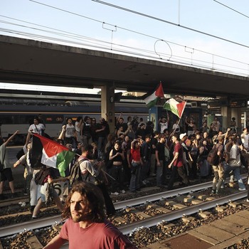 Potret Ramai Warga Bumi Demo Kutuk Israel, Meksiko-Prancis ke Italia