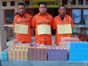 Kawanan Maling Bobol Mobil Muatan Rokok Senilai Rp 41 Juta di Sibolga