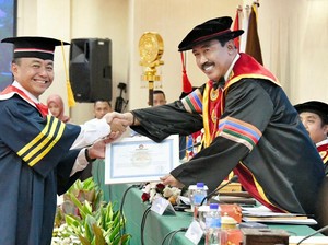 Sekda Jabar Raih Gelar Doktor Ilmu Pemerintahan di IPDN Jakarta
