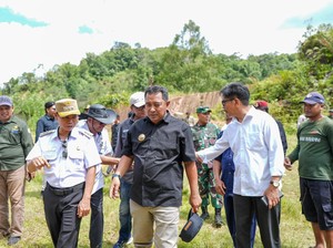 Pj Gubernur Sulbar Tinjau Lokasi Longsor di Mamasa, Ini Arahannya