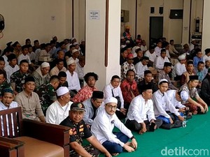 Profil Syarifah Salma Istri Habib Luthfi yang Wafat Selasa Malam