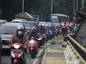 Subsidi BBM Disebut Jadi Biang Kerok Masyarakat Ketagihan Beli Kendaraan