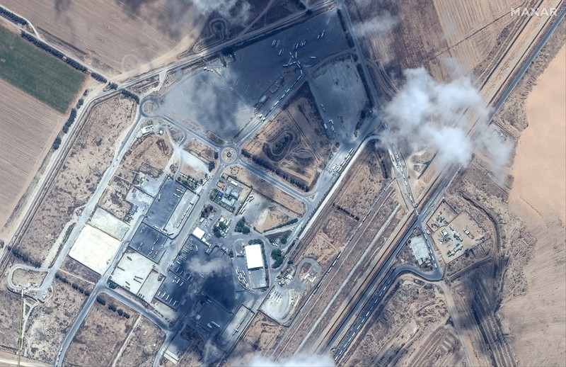 Gambar citra satelit yang dirilis pada Rabu (29/5) menunjukkan dampak serangan udara Israel di Rafah. (Maxar Technologies/Handout via REUTERS) Gambar citra satelit yang dirilis pada Rabu (29/5) menunjukkan dampak serangan udara Israel di Rafah. (Maxar Technologies/Handout via REUTERS)