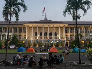 Deret Aksi Mahasiswa UGM Cegah Kenaikan UKT: Dirikan Tenda Protes-Ajukan Gugatan ke MA