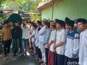 Santri Klaten Tewas Tenggelam di Sungai Elo Dimakamkan di Samping Ibunda