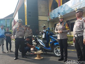 Satlantas Palembang Musnahkan Knalpot Brong dari Puluhan Kendaraan