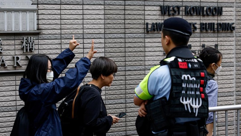 Pengadilan Tinggi Hong Kong pada Kamis (30/05) memutuskan 14 aktivis pro-demokrasi bersalah atas tuduhan subversi. (REUTERS/Tyrone Siu)