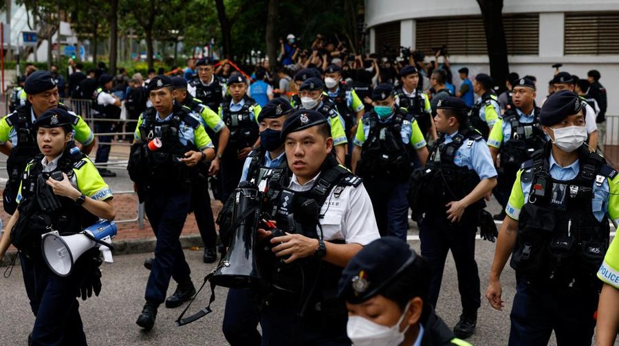 Pengadilan Tinggi Hong Kong pada Kamis (30/05) memutuskan 14 aktivis pro-demokrasi bersalah atas tuduhan subversi. (REUTERS/Tyrone Siu)