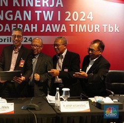 Optimis Kinerja 2024 Moncer, Direksi BJTM Kompak Borong Saham