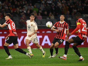 AS Roma Kalahkan AC Milan 5-2 di Laga Uji Coba