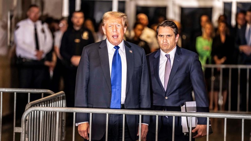 Mantan Presiden Donald Trump setelah dinyatakan bersalah atas 34 tuduhan kejahatan pemalsuan catatan bisnis tingkat pertama di Pengadilan Kriminal Manhattan, New York, Amerika Serikat (AS). Kamis (30/5/2024). (Seth Wenig/Pool via REUTERS)
