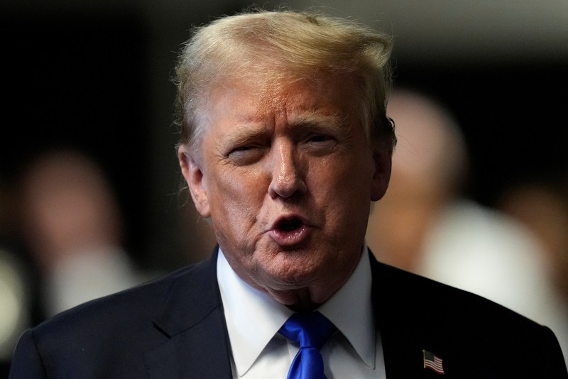 Mantan Presiden Donald Trump setelah dinyatakan bersalah atas 34 tuduhan kejahatan pemalsuan catatan bisnis tingkat pertama di Pengadilan Kriminal Manhattan, New York, Amerika Serikat (AS). Kamis (30/5/2024). (Seth Wenig/Pool via REUTERS) Mantan Presiden Donald Trump setelah dinyatakan bersalah atas 34 tuduhan kejahatan pemalsuan catatan bisnis tingkat pertama di Pengadilan Kriminal Manhattan, New York, Amerika Serikat (AS). Kamis (30/5/2024). (Seth Wenig/Pool via REUTERS)
