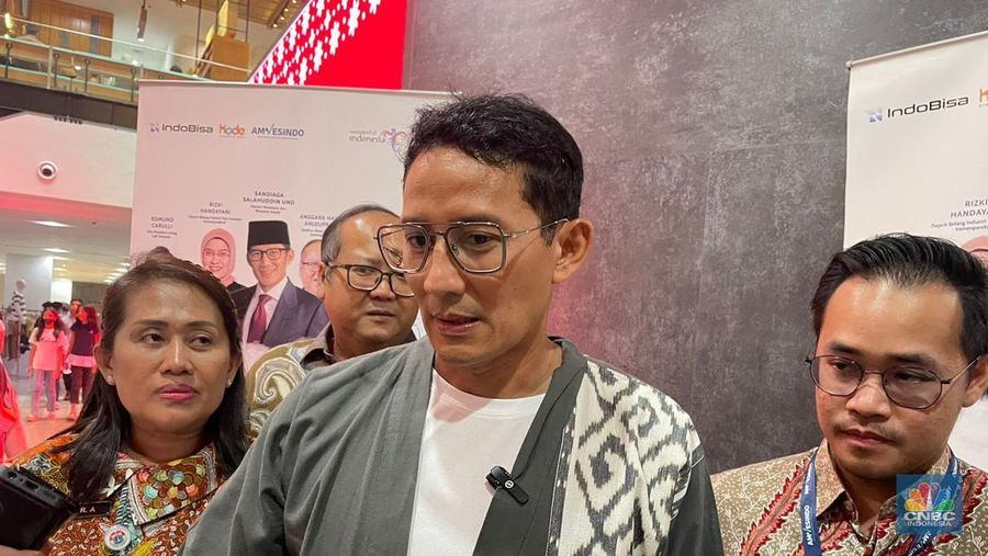 Menteri Pariwisata dan Ekonomi Kreatif Sandiaga Uno di Sarinah, Jakarta Pusat, Jumat (31/5/2024). (Dokumentasi: Rindi Salsabilla/CNBC Indonesia)