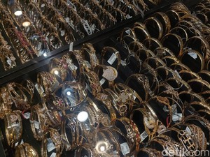 Ini Cara Warga Surabaya Tetap Investasi Emas di Tengah Kasus Antam Palsu
