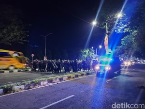 Huru-Hara di Suramadu Usai Final Liga 1 Berujung 18 Orang Jadi Tersangka
