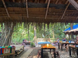 Rumah Makan Betawi di Tengah Kampung yang Selalu Ramai