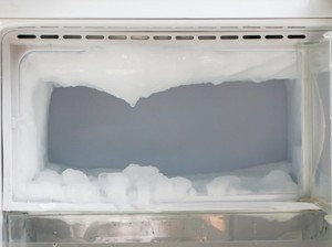 Cara Cegah Bunga Es Numpuk di Freezer, Yuk Disimak!