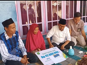 Cara Bupati Fauzi Bantu Keluarga Pekerja Rentan di Sumenep