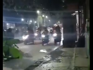 Sadis! Gangster Bacok Warga Hingga Berlumuran Darah di Semarang