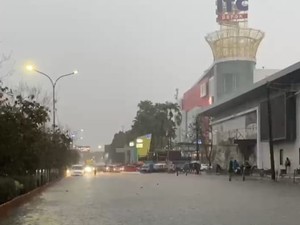 Banjir di Jalan Margonda Depok, Lalin Macet