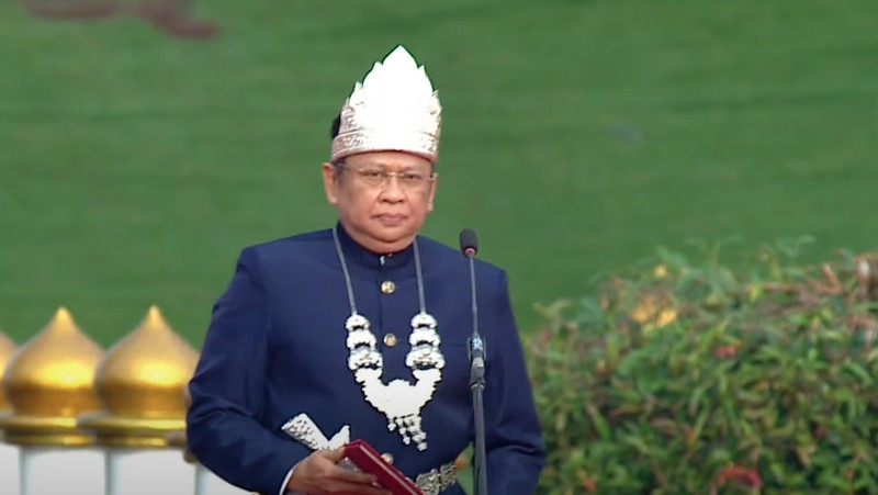 Presiden Joko Widodo menyampaikan pidato saat pacara peringatan hari lahir Pancasila tahun 2024 di Dumai, Sabtu (1/6/2024). (YouTube/Sekretariat Presiden)
