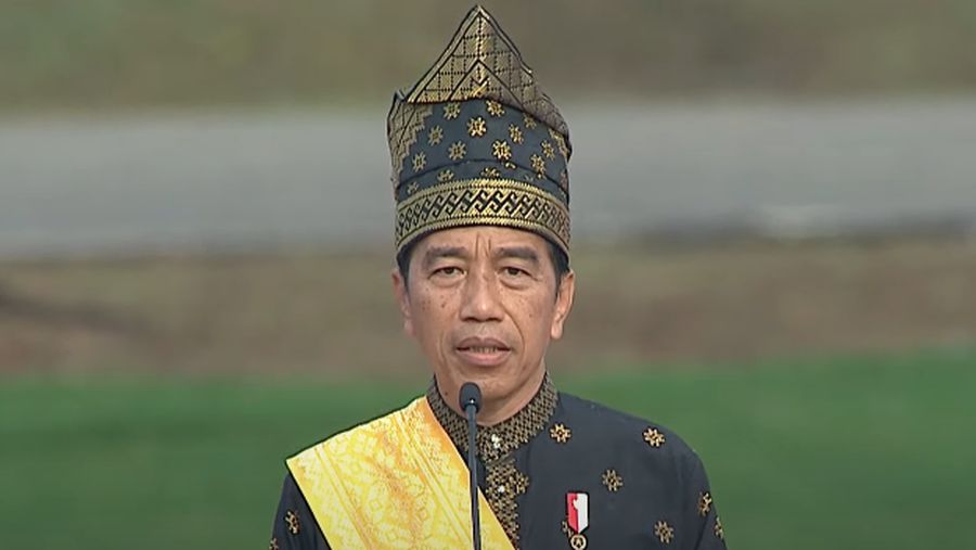 Presiden Joko Widodo menyampaikan pidato saat pacara peringatan hari lahir Pancasila tahun 2024 di Dumai, Sabtu (1/6/2024). (YouTube/Sekretariat Presiden)