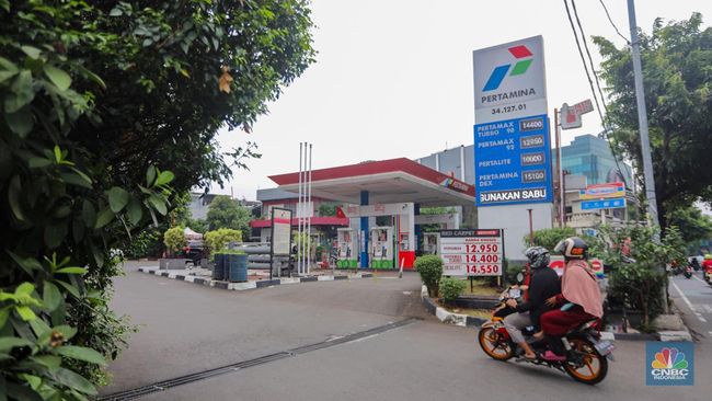 Rupiah Hancur Lebur, Sinyal Harga BBM Pertamina 1 Juli Ditahan Lagi? - CNBC Indonesia